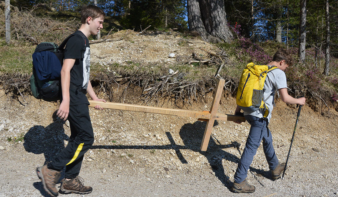 Ob es wahr ist, dass die Neuen alle Schuhe putzen müssen?